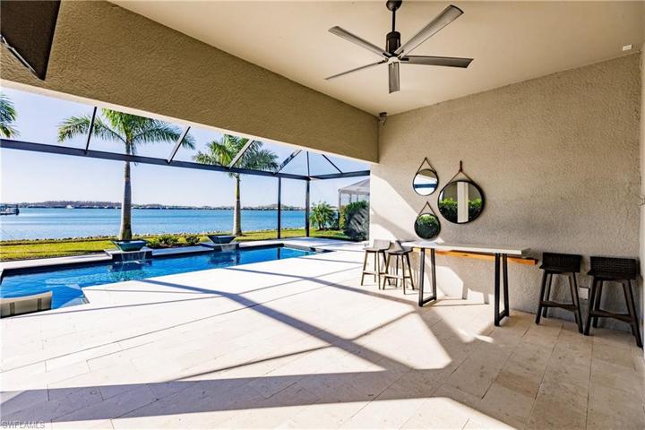 Spacious Covered Lanai