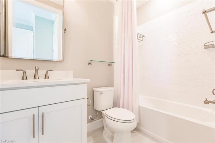 Guest Bedroom 1 w/Ensuite Bathroom