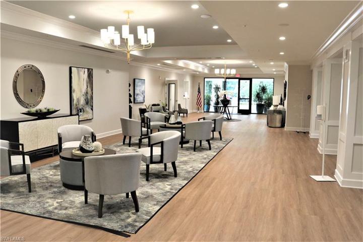 Walk righ in, lots of seating to chat.