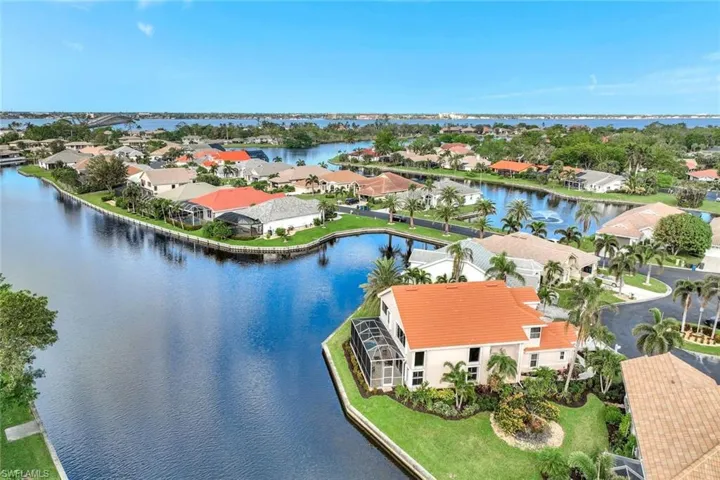 Enjoy direct boating access to the Caloosahatchee River from the  deep water marina.