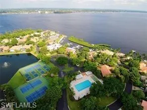 Aerial view of amenitiesoverlooking the River.