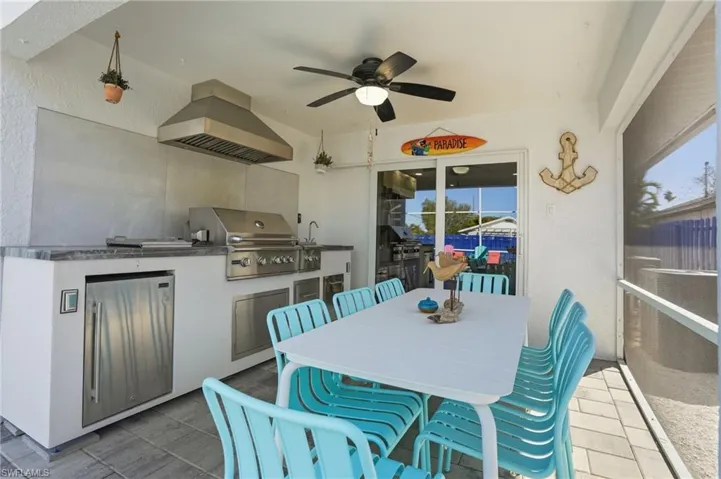 595  109th N AVE, Naples, FL 34108