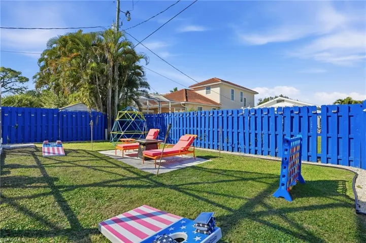595  109th N AVE, Naples, FL 34108