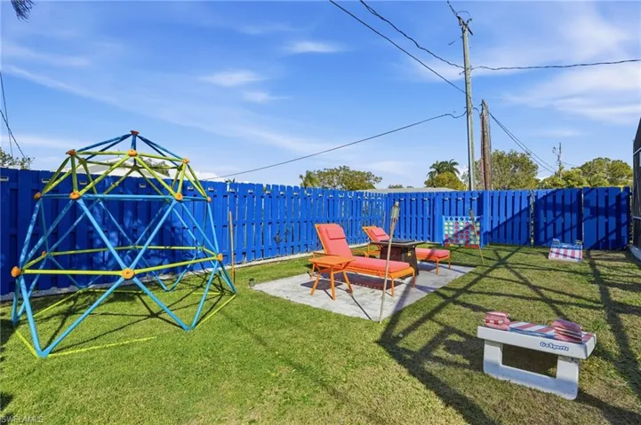 595  109th N AVE, Naples, FL 34108