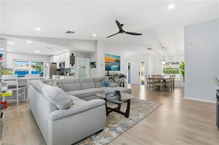 595  109th N AVE, Naples, FL 34108