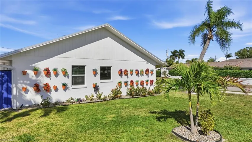 595  109th N AVE, Naples, FL 34108