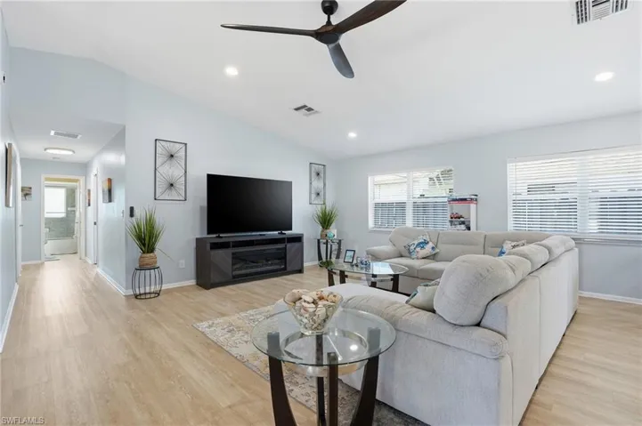 595  109th N AVE, Naples, FL 34108