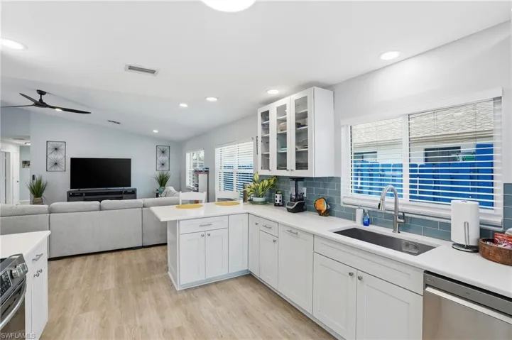 595  109th N AVE, Naples, FL 34108
