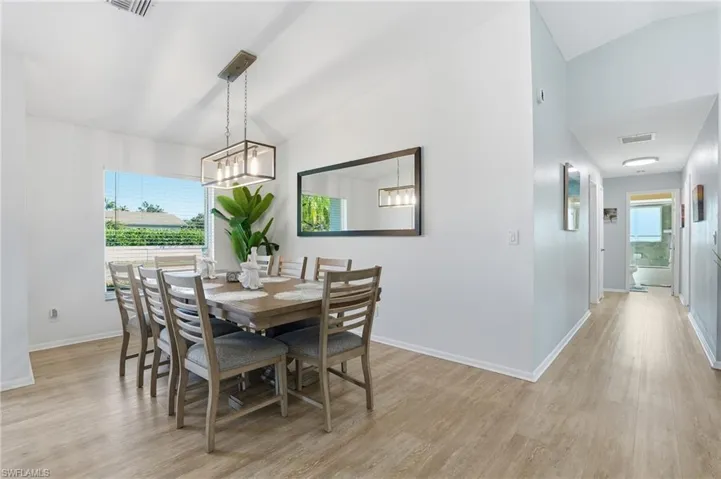 595  109th N AVE, Naples, FL 34108