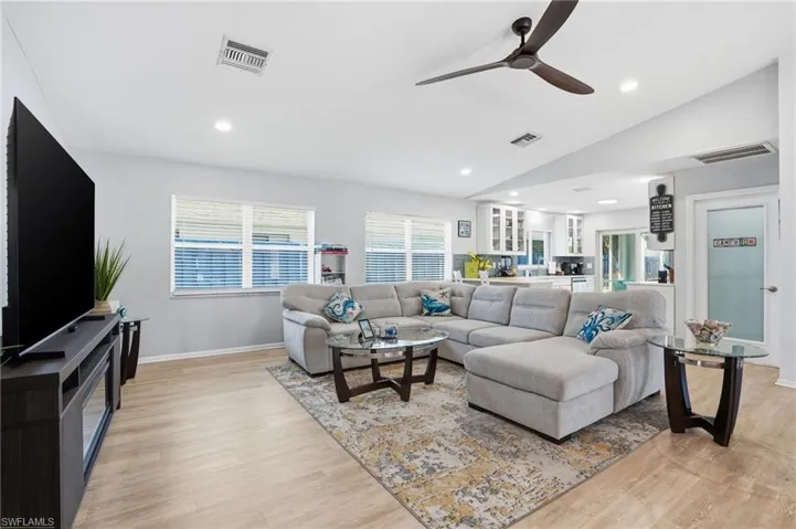 595  109th N AVE, Naples, FL 34108