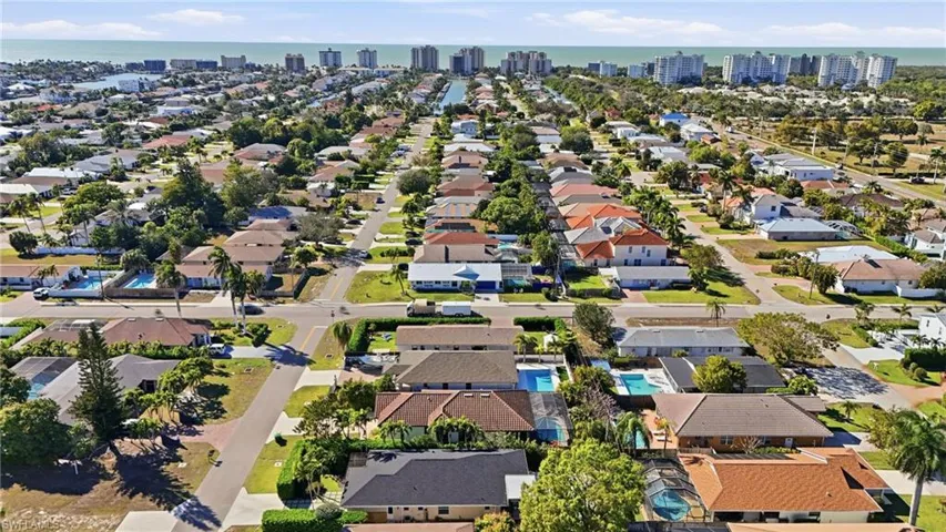 595  109th N AVE, Naples, FL 34108