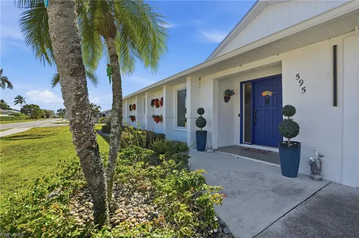 595  109th N AVE, Naples, FL 34108