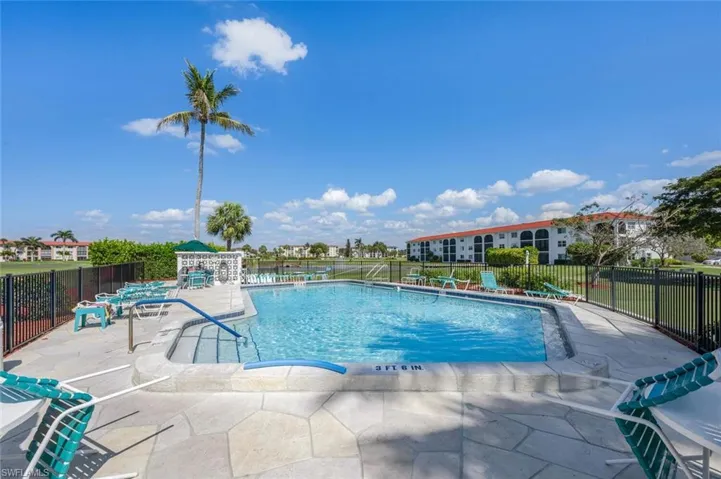 37  High Point E CIR, Naples, FL 34103