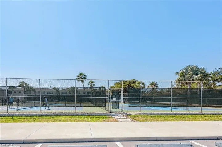 37  High Point E CIR, Naples, FL 34103