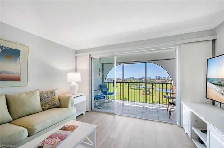 37  High Point E CIR, Naples, FL 34103