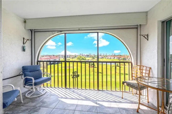 37  High Point E CIR, Naples, FL 34103