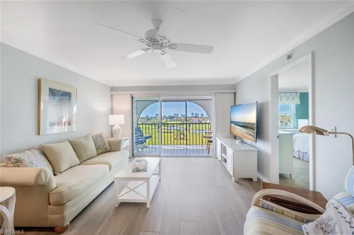 37  High Point E CIR, Naples, FL 34103