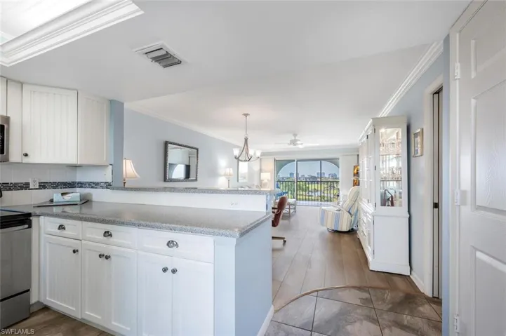 37  High Point E CIR, Naples, FL 34103