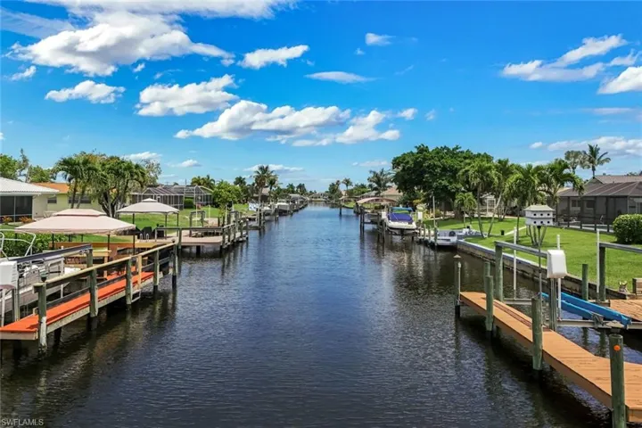 2107 Se 25th Ter, Cape Coral, Florida 33904