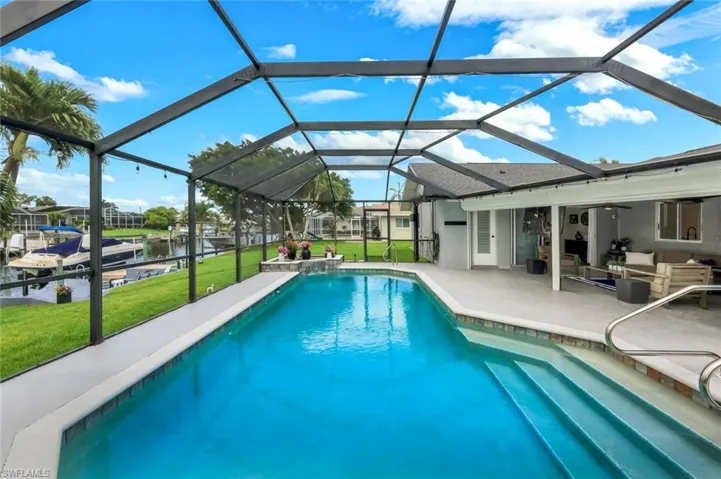 2107 Se 25th Ter, Cape Coral, Florida 33904