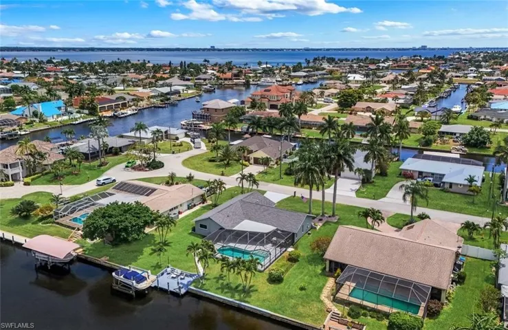 2107 Se 25th Ter, Cape Coral, Florida 33904