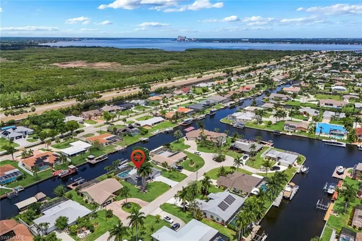 2107 Se 25th Ter, Cape Coral, Florida 33904