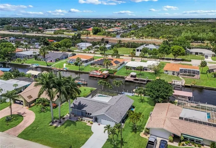2107 Se 25th Ter, Cape Coral, Florida 33904