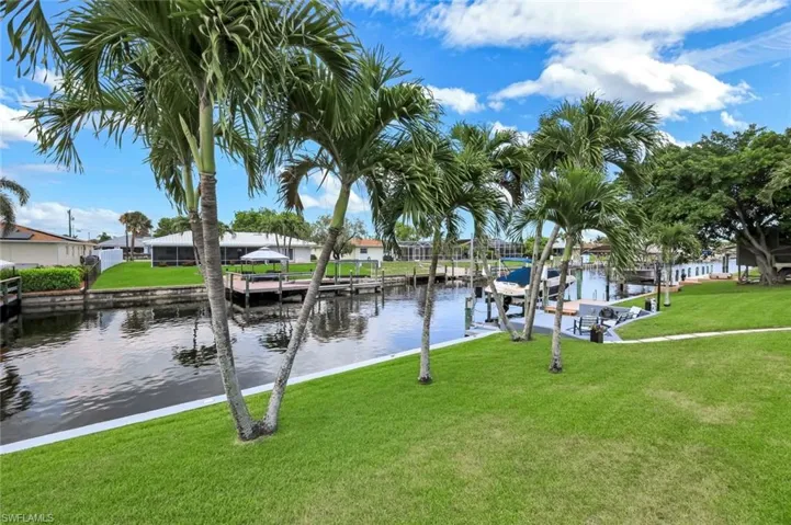 2107 Se 25th Ter, Cape Coral, Florida 33904