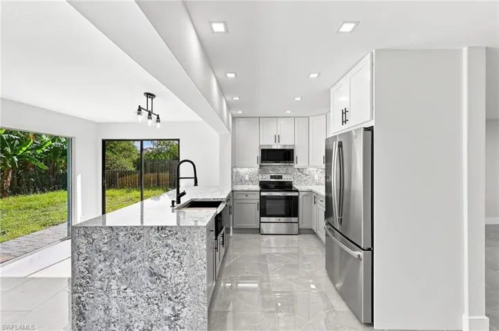 47 River Ct, Naples, Florida 34110
