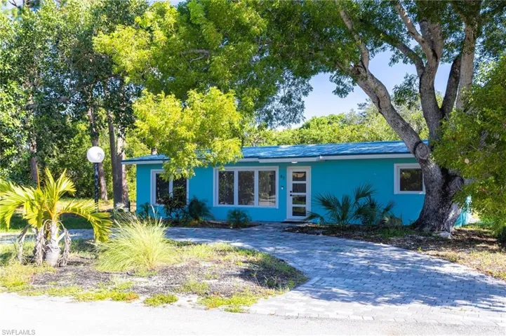 47 River Ct, Naples, Florida 34110