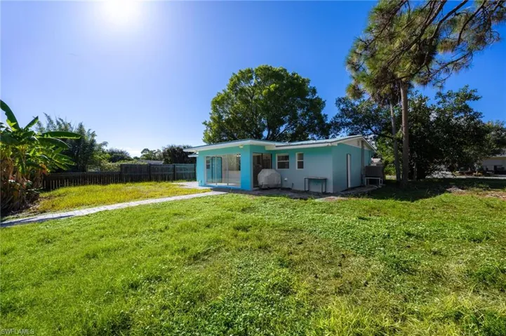 47 River Ct, Naples, Florida 34110