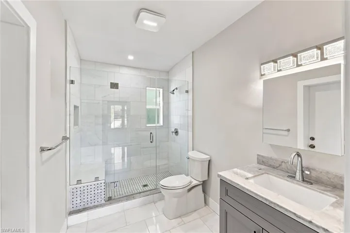 47 River Ct, Naples, Florida 34110