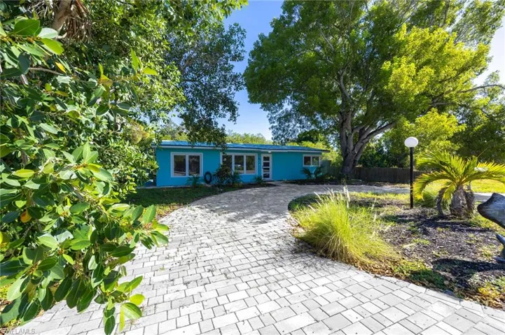 47 River Ct, Naples, Florida 34110