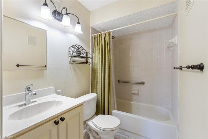 2226 Arbour Walk CIR # 1914, NAPLES FL 34109