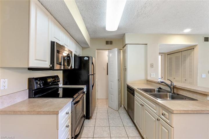 2226 Arbour Walk CIR # 1914, NAPLES FL 34109
