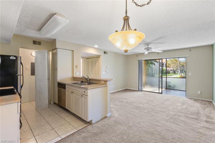 2226 Arbour Walk CIR # 1914, NAPLES FL 34109