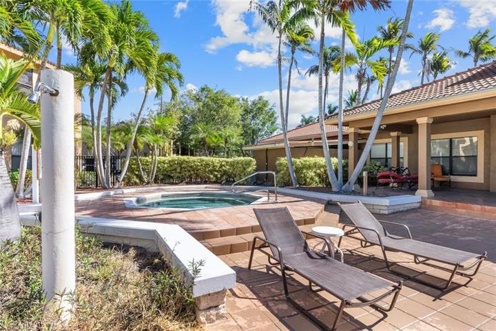 2226 Arbour Walk CIR # 1914, NAPLES FL 34109