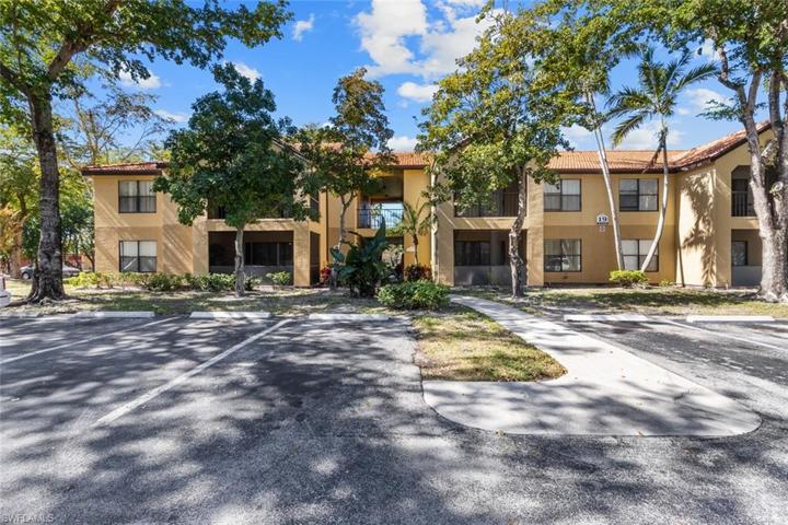 2226 Arbour Walk CIR # 1914, NAPLES FL 34109