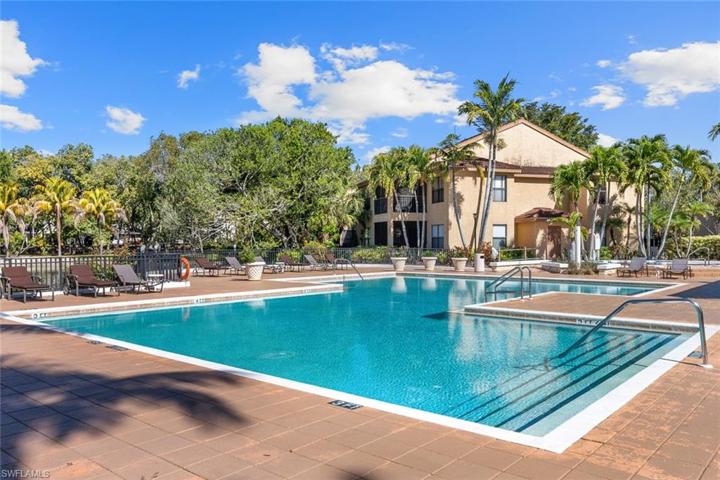 2226 Arbour Walk CIR # 1914, NAPLES FL 34109