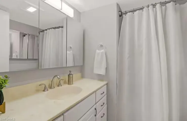 170 Turtle Lake Ct 309, Naples, Florida 34105