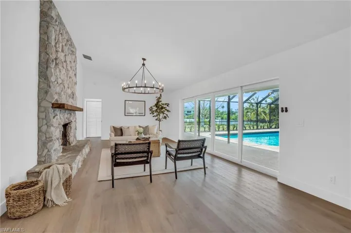 7247  Lake  DR, Fort Myers, FL 33908