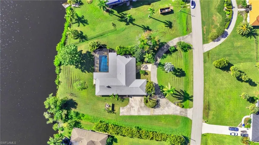 Birds eye view of property