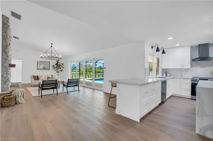 7247  Lake  DR, Fort Myers, FL 33908