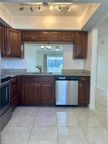 4611 SE 5th  PL, Cape Coral, FL 33904