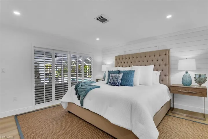 740 Park Shore Dr, Naples, Florida 34103