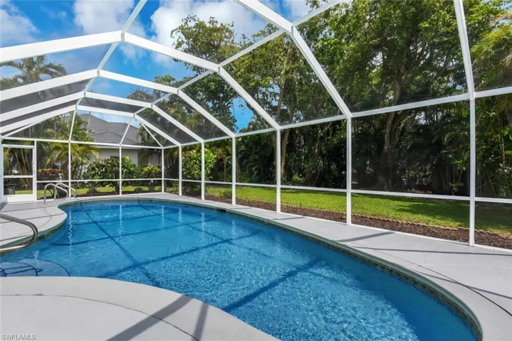 740 Park Shore Dr, Naples, Florida 34103