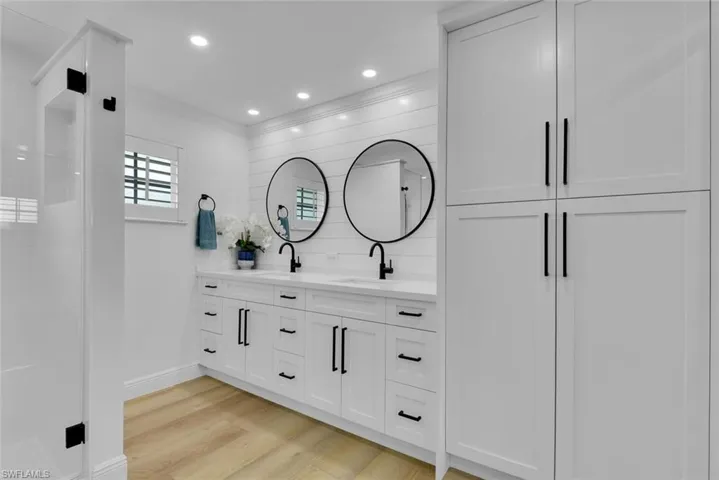 740 Park Shore Dr, Naples, Florida 34103
