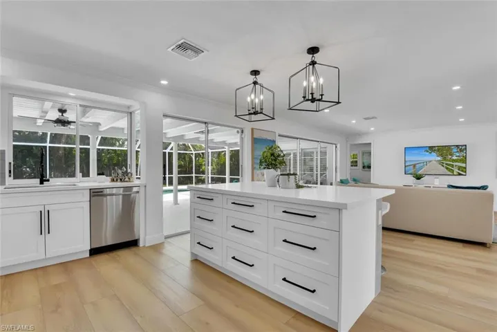 740 Park Shore Dr, Naples, Florida 34103