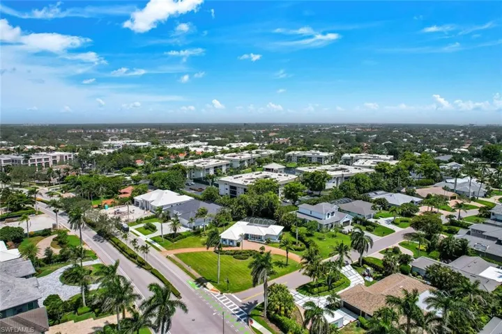 740 Park Shore Dr, Naples, Florida 34103