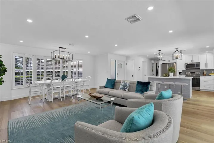740 Park Shore Dr, Naples, Florida 34103